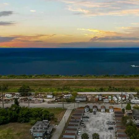Modern Studio Retreat With King Bed - Cozy Comfort Pahokee Luaran gambar